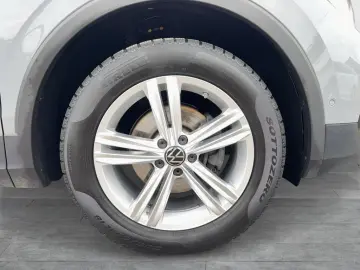 VW Tiguan 2.0 TDI 4Motion Elegance Navi Matrix LED