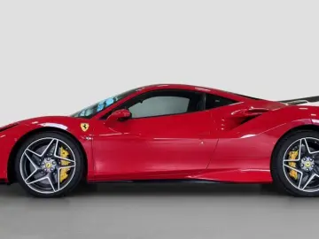 FERRARI F8 Tributo