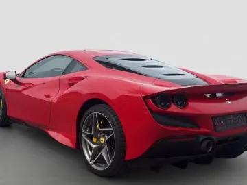 FERRARI F8 Tributo