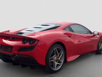 FERRARI F8 Tributo