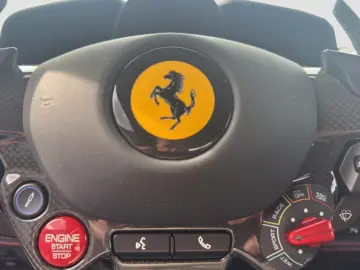 FERRARI F8 Tributo