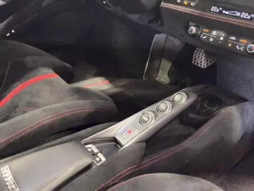 FERRARI F8 Tributo