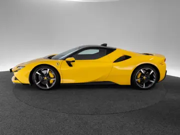 FERRARI SF90 Stradale