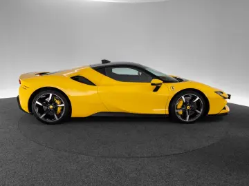 FERRARI SF90 Stradale