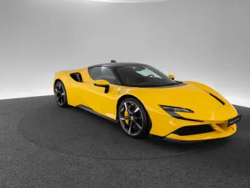 FERRARI SF90 Stradale