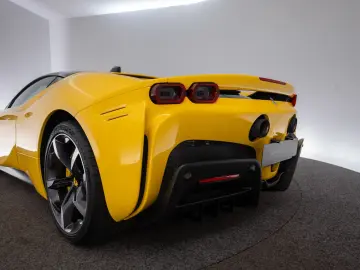 FERRARI SF90 Stradale