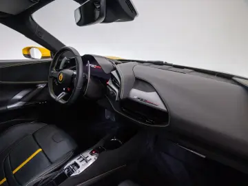 FERRARI SF90 Stradale