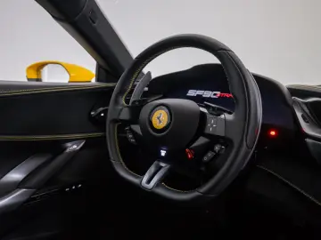 FERRARI SF90 Stradale