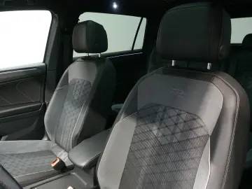 VW Tiguan Allspace 2.0 TDI  R-Line 4Motion AHK PANO