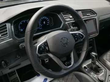 VW Tiguan Allspace 2.0 TDI  R-Line 4Motion AHK PANO