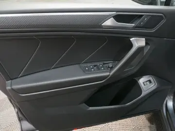 VW Tiguan Allspace 2.0 TDI  R-Line 4Motion AHK PANO