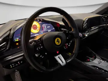 FERRARI Purosangue Tastenlenkrad LED FULL PPF