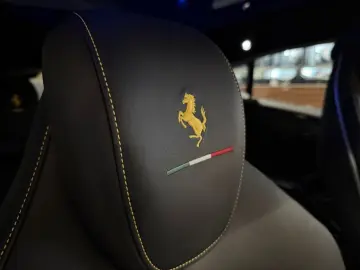 FERRARI Purosangue Tastenlenkrad LED FULL PPF
