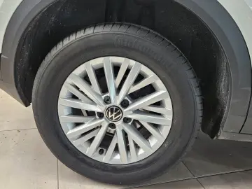 VW T-Roc 2.0 TDI Life DSG LED Plus Navi Kamera PDC