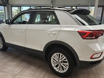 VW T-Roc 2.0 TDI Life DSG LED Plus Navi Kamera PDC