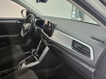 VW T-Roc 2.0 TDI Life DSG LED Plus Navi Kamera PDC