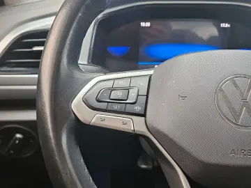 VW T-Roc 2.0 TDI Life DSG LED Plus Navi Kamera PDC