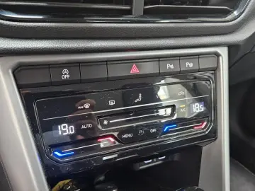 VW T-Roc 2.0 TDI Life DSG LED Plus Navi Kamera PDC