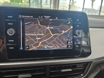 VW T-Roc 2.0 TDI Life DSG LED Plus Navi Kamera PDC