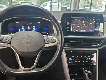 VW T-Roc 2.0 TDI Life DSG LED Plus Navi Kamera PDC
