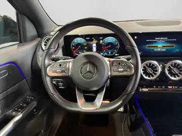 MERCEDES-BENZ GLA 200 AMG NIGHT KAM TOTW LED SHZ CAR…