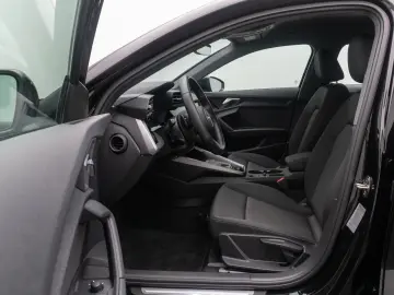 AUDI A3 30 TFSI S tronic Sportback PDC DAB FahrAssist