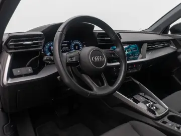 AUDI A3 30 TFSI S tronic Sportback PDC DAB FahrAssist