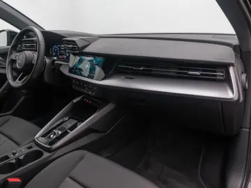 AUDI A3 30 TFSI S tronic Sportback PDC DAB FahrAssist