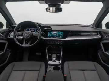 AUDI A3 30 TFSI S tronic Sportback PDC DAB FahrAssist