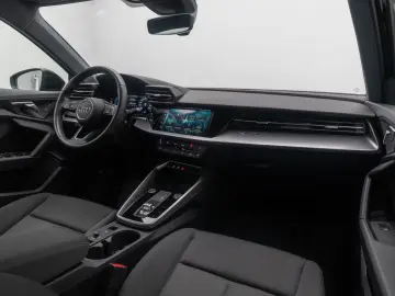 AUDI A3 30 TFSI S tronic Sportback PDC DAB FahrAssist