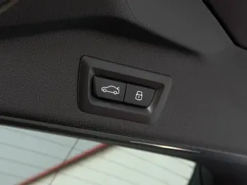 BMW X5 M60i xDrive HuD H K FROZEN BLACK ACC INDIVIDU