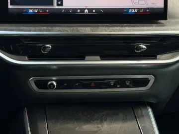 BMW X5 M60i xDrive HuD H K FROZEN BLACK ACC INDIVIDU