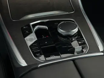 BMW X5 M60i xDrive HuD H K FROZEN BLACK ACC INDIVIDU