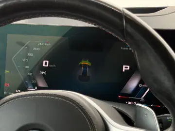BMW X5 M60i xDrive HuD H K FROZEN BLACK ACC INDIVIDU