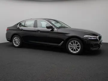BMW 530i Kamera Glasdach DAB Lenkrhzg 4xKlima Alarm