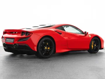 FERRARI F8 Tributo Coupé DCT Lift Carbon Sitze