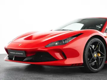FERRARI F8 Tributo Coupé DCT Lift Carbon Sitze