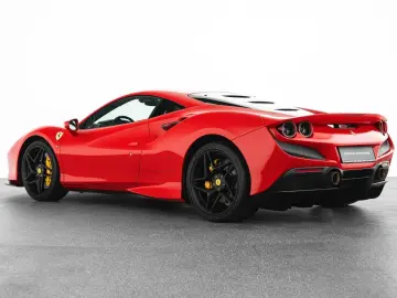 FERRARI F8 Tributo Coupé DCT Lift Carbon Sitze