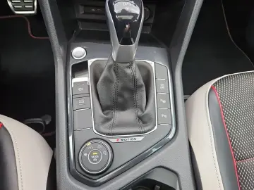 VW Tiguan 2.0 TDI Urban Sport DSG 4Motion NAVI AHK