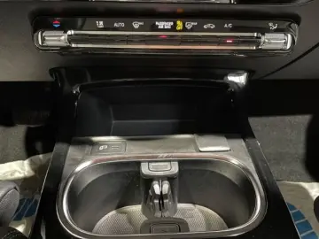 MERCEDES-BENZ A 200 Style Automatik EU6d LED Navi Klima PDC