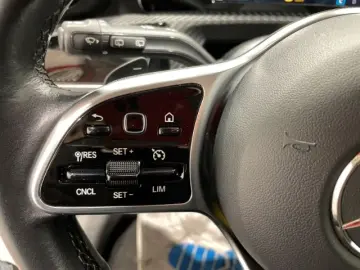 MERCEDES-BENZ A 200 Style Automatik EU6d LED Navi Klima PDC