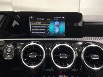 MERCEDES-BENZ A 200 Style Automatik EU6d LED Navi Klima PDC