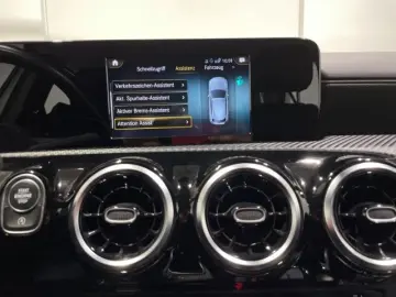 MERCEDES-BENZ A 200 Style Automatik EU6d LED Navi Klima PDC