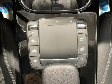 MERCEDES-BENZ A 200 Style Automatik EU6d LED Navi Klima PDC
