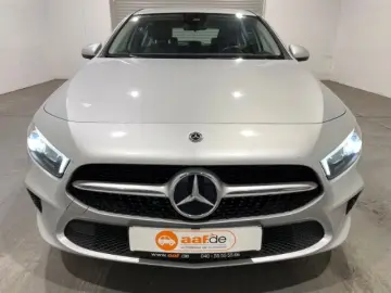 MERCEDES-BENZ A 200 Style Automatik EU6d LED Navi Klima PDC