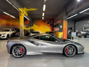 FERRARI F8 Tributo Coupé DCT LIFT~RACING SEATS~KAMERA