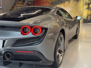 FERRARI F8 Tributo Coupé DCT LIFT~RACING SEATS~KAMERA