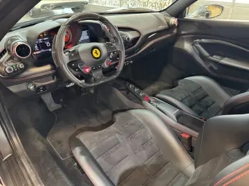 FERRARI F8 Tributo Coupé DCT LIFT~RACING SEATS~KAMERA
