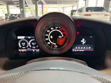 FERRARI F8 Tributo Coupé DCT LIFT~RACING SEATS~KAMERA