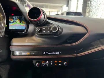 FERRARI F8 Tributo Coupé DCT LIFT~RACING SEATS~KAMERA